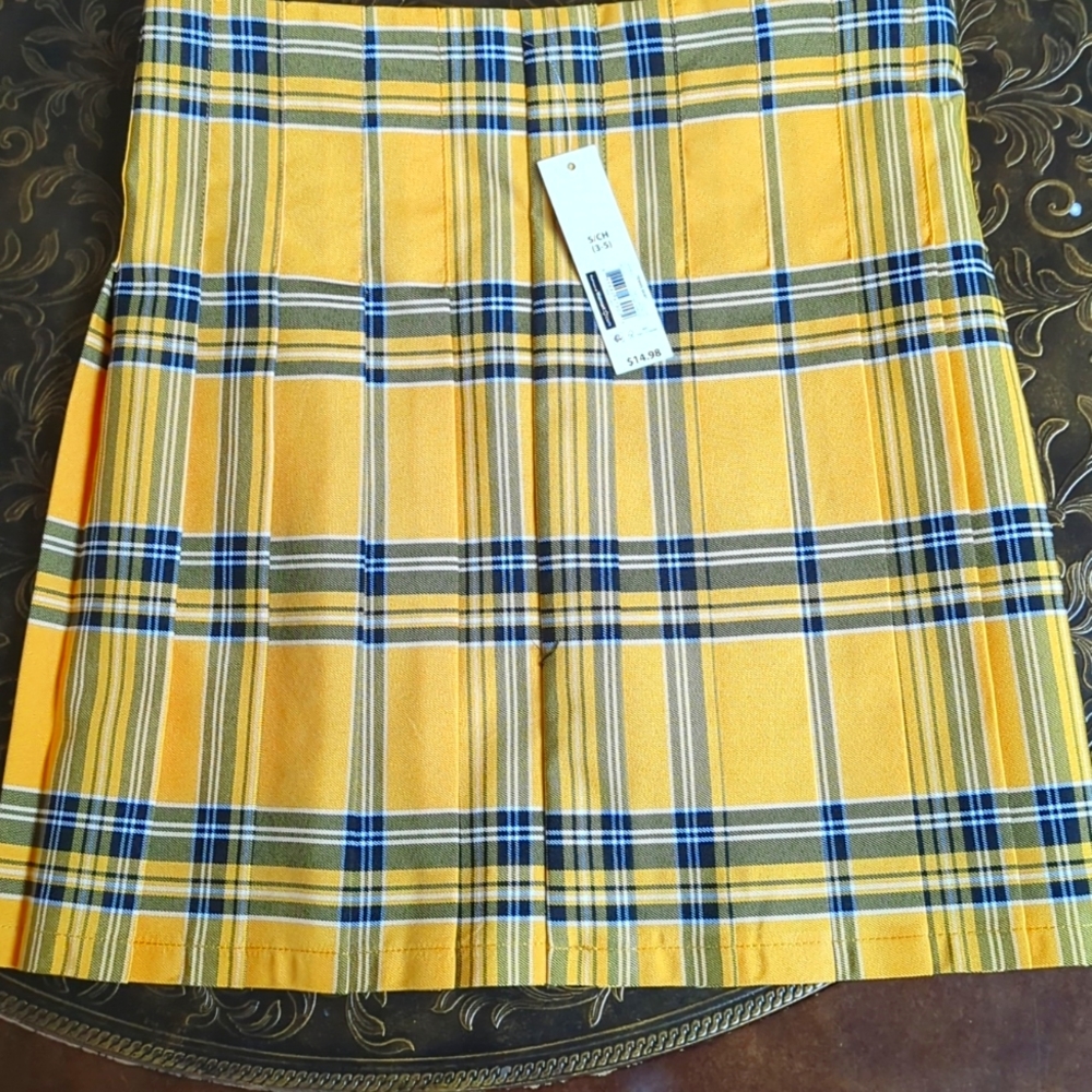 Juniors No Boundaries Yellow Pleated Plaid Mini Skirt